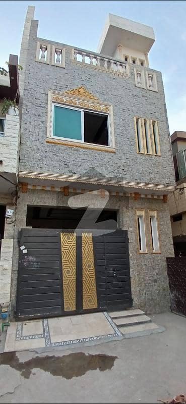 سمن آباد لاہور میں 4 کمروں کا 3 مرلہ مکان 75.0 ہزار میں کرایہ پر دستیاب ہے۔