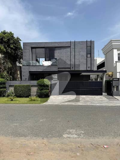 بحریہ ٹاؤن فیز 8 بحریہ ٹاؤن راولپنڈی,راولپنڈی میں 6 کمروں کا 1 کنال مکان 3.0 لاکھ میں کرایہ پر دستیاب ہے۔