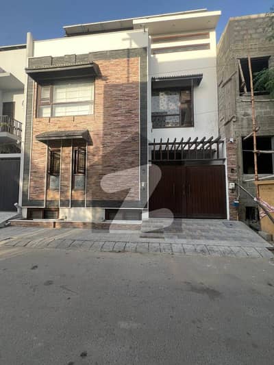 ڈی ایچ اے فیز 8 ڈی ایچ اے ڈیفینس,کراچی میں 7 کمروں کا 4 مرلہ مکان 7.0 کروڑ میں برائے فروخت۔