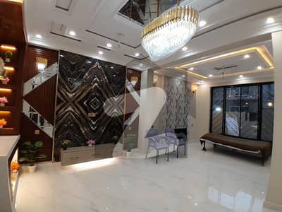 پارک ویو سٹی - ٹیولپ بلاک پارک ویو سٹی,لاہور میں 4 کمروں کا 5 مرلہ مکان 2.25 کروڑ میں برائے فروخت۔