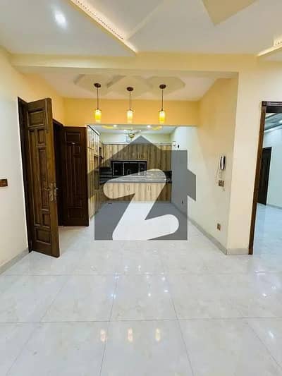 بحریہ ٹاؤن ۔ بلاک اے اے بحریہ ٹاؤن سیکٹرڈی,بحریہ ٹاؤن,لاہور میں 3 کمروں کا 5 مرلہ مکان 65.0 ہزار میں کرایہ پر دستیاب ہے۔