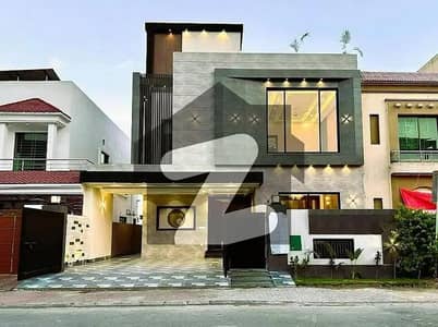 بحریہ ٹاؤن - اوورسیزبی بحریہ ٹاؤن اوورسیز انکلیو,بحریہ ٹاؤن,لاہور میں 5 کمروں کا 10 مرلہ مکان 1.15 لاکھ میں کرایہ پر دستیاب ہے۔