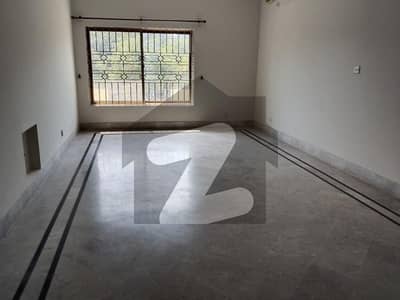 Heres a clean and attractive rental description you can use: