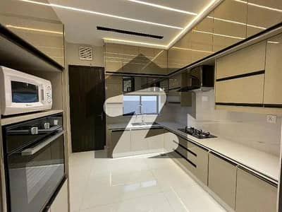 بحریہ ٹاؤن - توحید بلاک بحریہ ٹاؤن ۔ سیکٹر ایف,بحریہ ٹاؤن,لاہور میں 5 کمروں کا 10 مرلہ مکان 1.3 لاکھ میں کرایہ پر دستیاب ہے۔