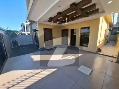 بحریہ گرینز۔ اوورسیز انکلیو - سیکٹر 2 بحریہ گرینز۔ اوورسیز انکلیو,بحریہ ٹاؤن فیز 8,بحریہ ٹاؤن راولپنڈی,راولپنڈی میں 5 کمروں کا 10 مرلہ مکان 4.0 کروڑ میں برائے فروخت۔