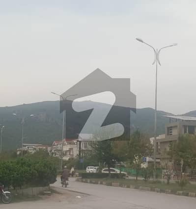 ڈی ۔ 12 اسلام آباد میں 1 کنال رہائشی پلاٹ 13.25 کروڑ میں برائے فروخت۔