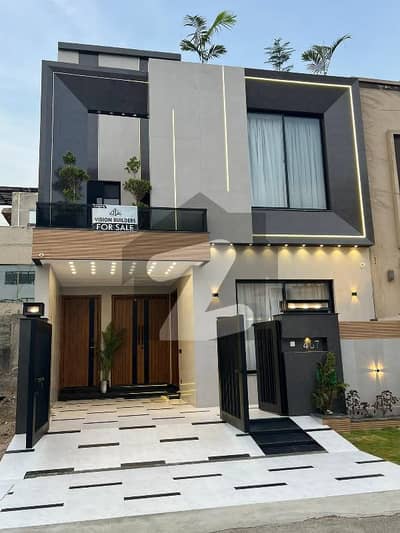 لیک سٹی میڈوز فیز 1 - بلاک اے لیک سٹی میڈوز فیز 1,لیک سٹی میڈوز,لاہور میں 4 کمروں کا 5 مرلہ مکان 2.3 کروڑ میں برائے فروخت۔