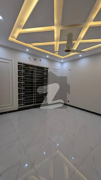 5 MARLA LUXURY BRAND NEW FULL HOUSE FOR RENT IN JINNAH BLOCK SECTOR E BAHRIA TOWN LAHORE