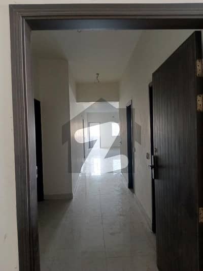 کلفٹن ۔ بلاک 9 کلفٹن,کراچی میں 3 کمروں کا 9 مرلہ فلیٹ 6.4 کروڑ میں برائے فروخت۔