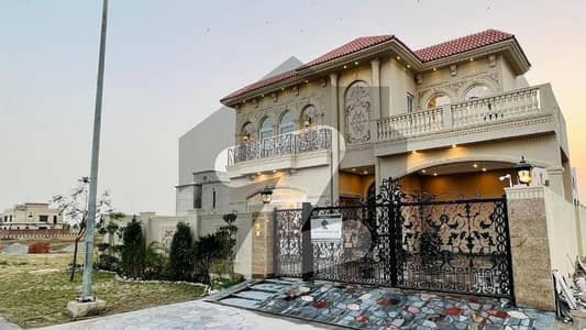 ڈی ایچ اے فیز 6 ڈیفنس (ڈی ایچ اے),لاہور میں 5 کمروں کا 1 کنال مکان 7.5 کروڑ میں برائے فروخت۔