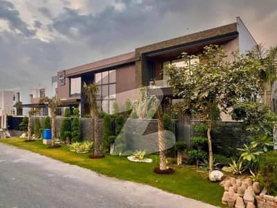 ڈی ایچ اے فیز 5 ڈیفنس (ڈی ایچ اے),لاہور میں 11 کمروں کا 2 کنال مکان 12.5 لاکھ میں کرایہ پر دستیاب ہے۔