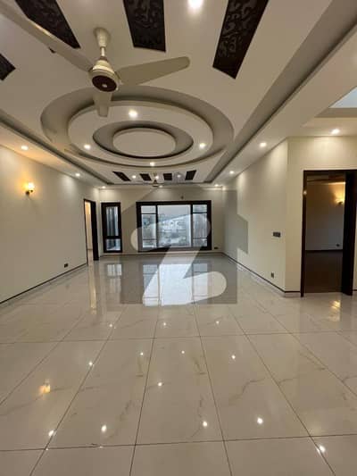 Modern "Like New" 500 Sq. Yard. Upper Portion DHA Phase 8