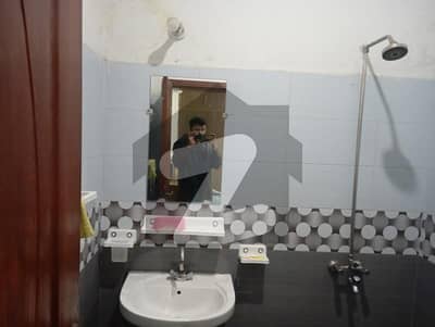 بیدیاں روڈ لاہور میں 2 کمروں کا 6 مرلہ بالائی پورشن 30.0 ہزار میں کرایہ پر دستیاب ہے۔