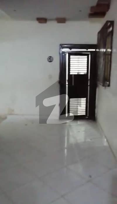 گارڈن ایسٹ جمشید ٹاؤن,کراچی میں 3 کمروں کا 5 مرلہ فلیٹ 1.35 کروڑ میں برائے فروخت۔