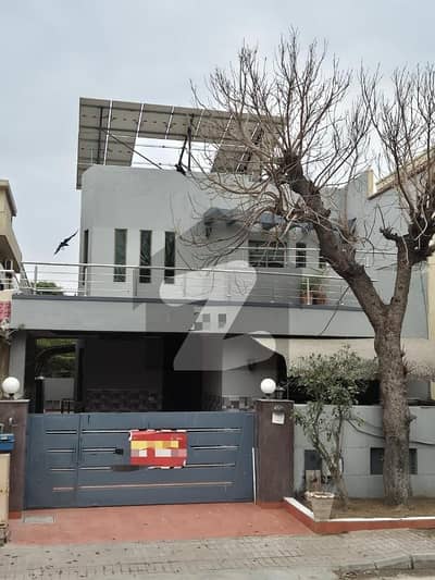 10 Marla Used House For Sale