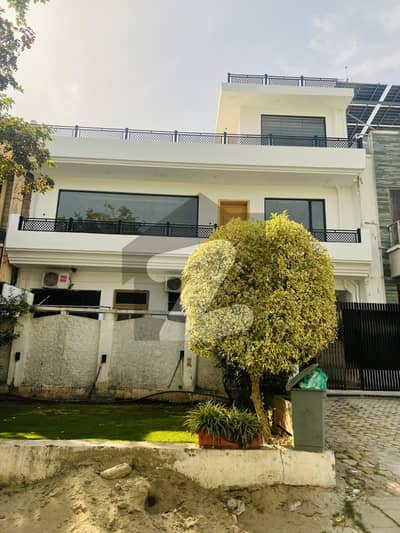 I-8 40x80 Upper Portion Available For Rent Near Kachnar Park Ideal Location More Options Available