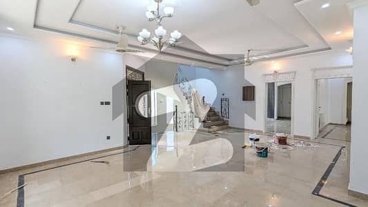 ای ۔ 7 اسلام آباد میں 6 کمروں کا 18 مرلہ مکان 11.0 لاکھ میں کرایہ پر دستیاب ہے۔