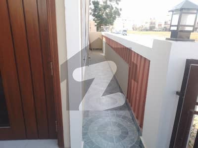 نیا ناظم آباد کراچی میں 3 کمروں کا 5 مرلہ مکان 2.89 کروڑ میں برائے فروخت۔