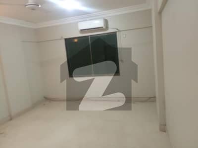 ڈی ایچ اے فیز 2 ڈی ایچ اے ڈیفینس,کراچی میں 3 کمروں کا 11 مرلہ فلیٹ 1.3 لاکھ میں کرایہ پر دستیاب ہے۔