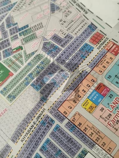 21 Marla corner plot in lda evenue 1 block A very close to riwind road man gate lda evenue 1