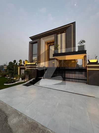 10 MARLA MODERN LUXURY BUNGALOW FOR SALE DHA PHASE 7 Y BLOCK Near Defence Raya Fair Ways