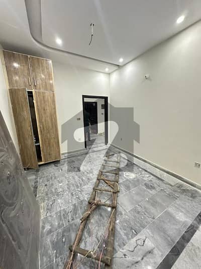 4.5 Marla Brand New 1st Floor Available For Rent (Madina Colony)