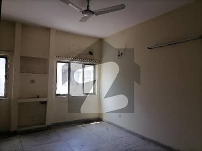 Spacious 10 Marla House Available For Sale In Askari 5