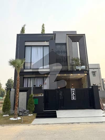 5 Marla BRAND NEW MODERN DESIGN HOUSE FOR SALE , Near Park