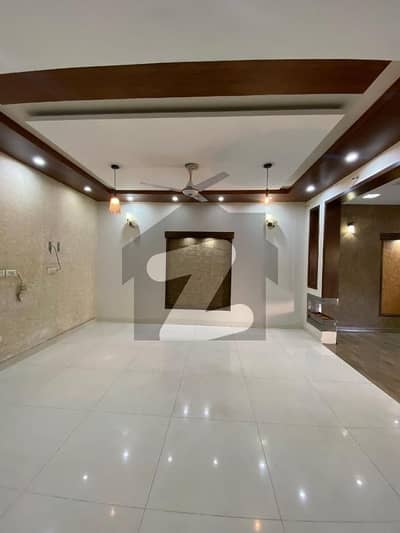 In Bahria Town - Jasmine Block House Sized 10 Marla For sale