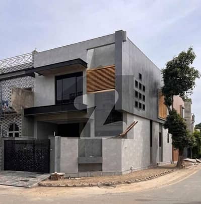 جوہر ٹاؤن فیز 1 - بلاک جی جوہر ٹاؤن فیز 1,جوہر ٹاؤن,لاہور میں 4 کمروں کا 7 مرلہ مکان 5.25 کروڑ میں برائے فروخت۔