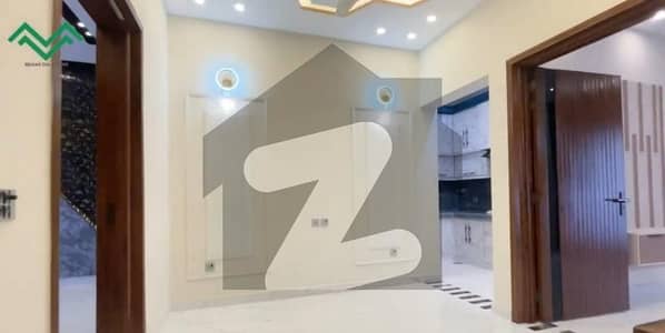 بحریہ ٹاؤن جناح بلاک بحریہ ٹاؤن سیکٹر ای,بحریہ ٹاؤن,لاہور میں 3 کمروں کا 5 مرلہ مکان 2.3 کروڑ میں برائے فروخت۔