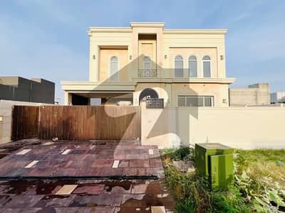 ڈی ایچ اے فیز 7 ڈیفنس (ڈی ایچ اے),لاہور میں 5 کمروں کا 1 کنال مکان 3.5 لاکھ میں کرایہ پر دستیاب ہے۔