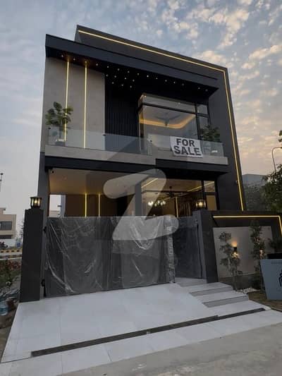 5 Marla BRAND NEW MODERN DESIGN HOUSE FOR SALE , Near Park