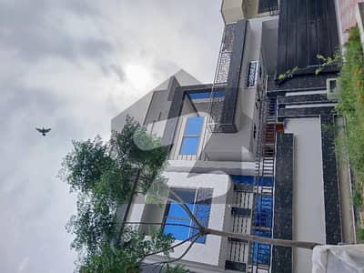 جی ۔ 15 اسلام آباد میں 7 کمروں کا 12 مرلہ مکان 5.8 کروڑ میں برائے فروخت۔