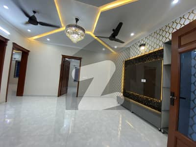 جی ۔ 14 اسلام آباد میں 5 کمروں کا 7 مرلہ مکان 1.5 لاکھ میں کرایہ پر دستیاب ہے۔