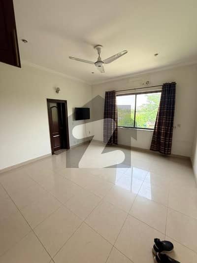 ڈی ایچ اے ڈیفینس فیز 1 ڈی ایچ اے ڈیفینس,اسلام آباد میں 3 کمروں کا 1 کنال بالائی پورشن 90.0 ہزار میں کرایہ پر دستیاب ہے۔