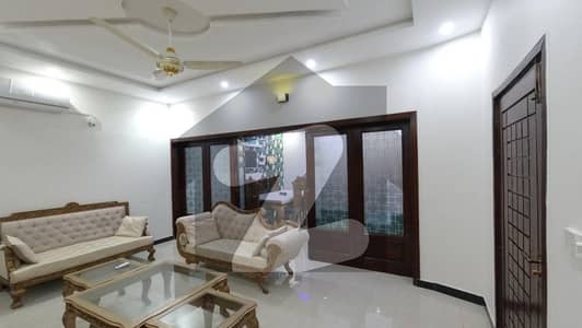 بحریہ انکلیو بحریہ ٹاؤن,اسلام آباد میں 5 کمروں کا 10 مرلہ مکان 6.3 کروڑ میں برائے فروخت۔