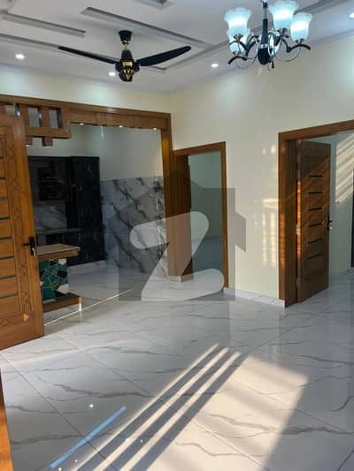 جناح گارڈنز فیز 1 جناح گارڈنز,ایف ای سی ایچ ایس,اسلام آباد میں 5 کمروں کا 7 مرلہ مکان 3.45 کروڑ میں برائے فروخت۔