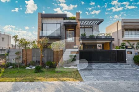 ڈی ایچ اے فیز 8 ڈیفنس (ڈی ایچ اے),لاہور میں 5 کمروں کا 1 کنال مکان 7.65 کروڑ میں برائے فروخت۔