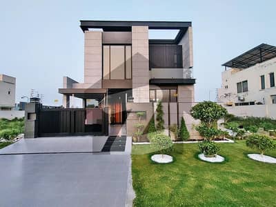 ڈی ایچ اے فیز 5 - بلاک ایل فیز 5,ڈیفنس (ڈی ایچ اے),لاہور میں 4 کمروں کا 10 مرلہ مکان 1.75 لاکھ میں کرایہ پر دستیاب ہے۔