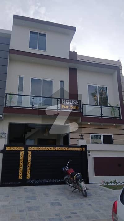 ایم پی سی ایچ ایس ۔ بلاک ایف ایم پی سی ایچ ایس ۔ ملٹی گارڈنز,بی ۔ 17,اسلام آباد میں 4 کمروں کا 6 مرلہ مکان 2.8 کروڑ میں برائے فروخت۔