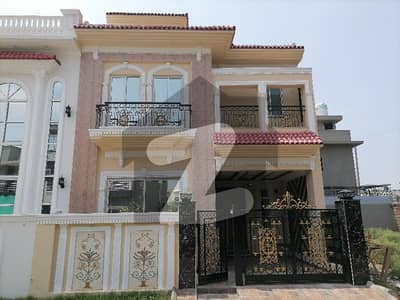 گرین سٹی لاہور میں 3 کمروں کا 5 مرلہ مکان 2.88 کروڑ میں برائے فروخت۔