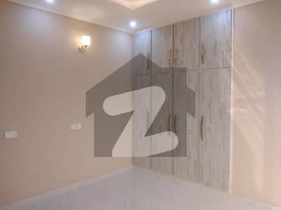 گرین سٹی لاہور میں 3 کمروں کا 5 مرلہ مکان 3.0 کروڑ میں برائے فروخت۔