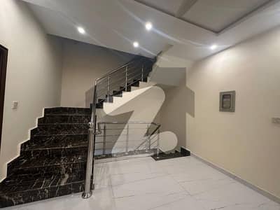 ڈائمنڈ سٹی غالب روڈ,سیالکوٹ میں 4 کمروں کا 6 مرلہ مکان 85.0 ہزار میں کرایہ پر دستیاب ہے۔