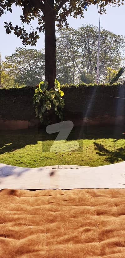 G 10 3 Corner House For Sale