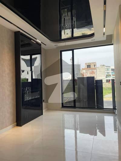 BEAUTIFULL 5 MARLA HOUSE FOR SALE AT PRIME LOCATION IN LAKE CITY