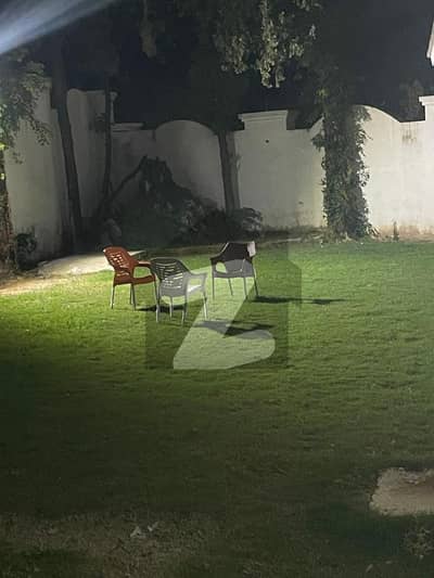 ای ۔ 7 اسلام آباد میں 8 کمروں کا 2 کنال مکان 15.0 لاکھ میں کرایہ پر دستیاب ہے۔