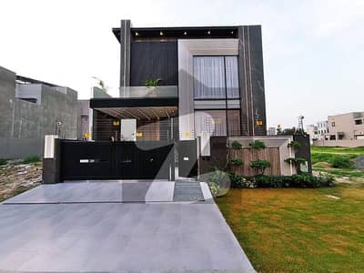 ڈی ایچ اے فیز 6 - بلاک ڈی فیز 6,ڈیفنس (ڈی ایچ اے),لاہور میں 4 کمروں کا 10 مرلہ مکان 1.85 لاکھ میں کرایہ پر دستیاب ہے۔