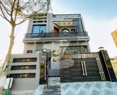 Ready To Buy A Prime Location House 5 Marla In Royal Palm City