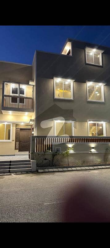 نیا ناظم آباد ۔ بلاک سی نیا ناظم آباد,کراچی میں 4 کمروں کا 5 مرلہ مکان 4.2 کروڑ میں برائے فروخت۔